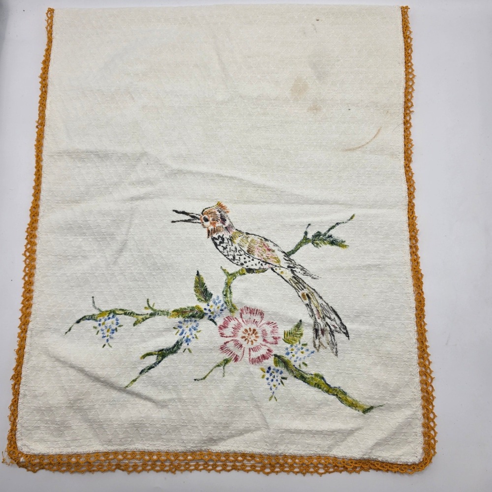 Handmade Dresser Scarf Runner White Hand Painted Bird Floral Lace Vintage‎ Decor